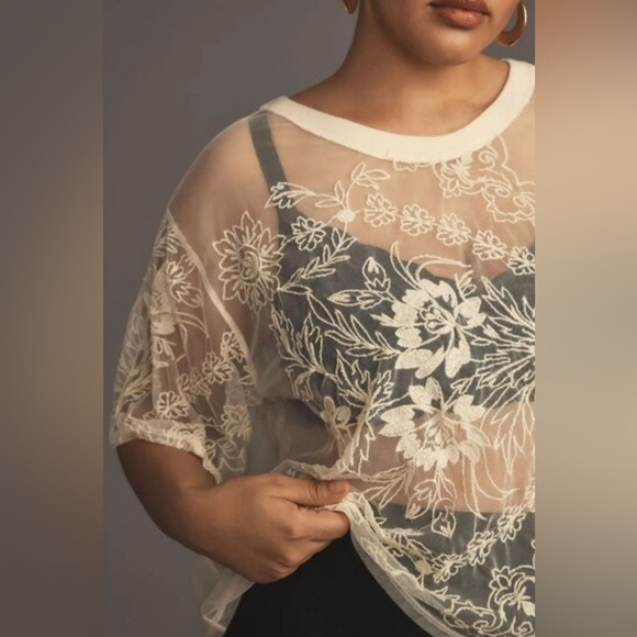 Anthropologie Tops - Anthropologie Cream Floral Mesh Embroidered short sleeve shirt XS EUC